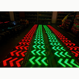 Luz LED Solar Subterránea de Aluminio con Clasificación IP68, Lámpara de Advertencia de Tráfico para Acera, Señalización Direccional con Flecha Iluminada - Product Image 2
