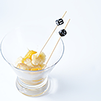 Creatieve Fruit Cocktail Sticks Wegwerp Bamboe Plastic Zwarte Dobbelstenen Voor Cake Decoraties Voor Kamperen