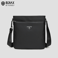 Sac bandoulière homme en gros, sac à bandoulière croisé, sac de voyage professionnel en nylon résistant à l'eau pour tablette 9,7 pouces, personnalisable OEM
