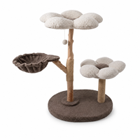 Arbre à chat en bois massif et lin avec plateformes en peluche en forme de fleur et poteau à gratter en corde de jute pour chats