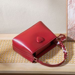 Nouveau Sac Fourre-tout Seau Portable Rouge Tendance de Luxe Vintage en PU Grande Capacité avec Deux Fermetures Éclair pour Femme et Fille, Idéal pour Robe de Mariée - Product Image 6