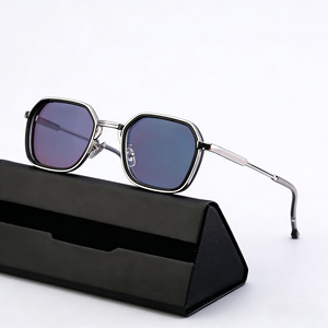 Nouvelles lunettes de soleil à monture carrée pour hommes, monture en métal noir, lentille en PC, Protection Uv400, pare-soleil de classe 2, WF 5G69 - Product Image 2