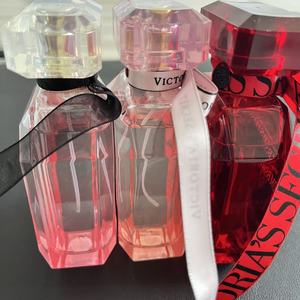 สเปรย์น้ำหอมสำหรับผู้หญิง กลิ่นดอกกุหลาบสดชื่น ขนาด 100 มล. ขายส่ง น้ำหอมแท้ <span class=keywords><strong>Victoria</strong></span>'s <span class=keywords><strong>Secret</strong></span> Bombshell Intense สำหรับผู้หญิง - Product Image 2