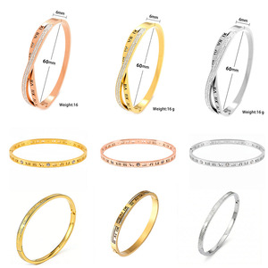 थोक स्टेनलेस स्टील सुरुचिपूर्ण न्यूनतम ब्रैसलेट 18k सोने की प्लेटेड डायमंड फैशन रोमन अंक भिंगल गहने - Product Image 1