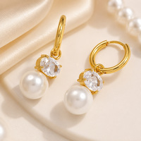 Boucles d'oreilles créoles élégantes en acier inoxydable plaqué or 18 carats avec zircon et perles pour femme, idéales pour le quotidien et les soirées