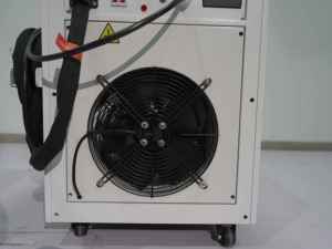 เครื่องเชื่อมเลเซอร์แบบระบายความร้อนด้วยน้ำ UMW 1500W แบบพกพา 4 in 1 มัลติฟังก์ชั่น พร้อมตัวป้อนลวด สำหรับอุตสาหกรรมโฆษณา - Product Image 5