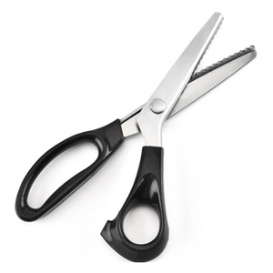 Usine de gros <span class=keywords><strong>Tissu</strong></span> dentelle ciseaux <span class=keywords><strong>Tissu</strong></span> motif coupe ondulé dent scie chien dent coupe <span class=keywords><strong>tissu</strong></span> dentelle coupe motif couture ciseaux - Product Image 5