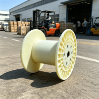 Bobine en plastique épaissie à fixation latérale stable pour le transport et le stockage de fils sur de longues distances