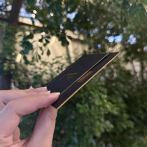 Cartão de Visita de Luxo de Alta Qualidade com Folha de Ouro, Relevo, Verniz UV Localizado e Relevo Seco - Product Image 6