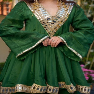 <b>Green</b> <b>Silk</b> Ethnic Shawl With Mirror Work And Rhinestone Embellishment Traditional Indian Pakistani Women's Wear - Product Image 5