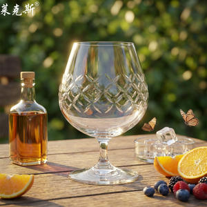 Offre spéciale : <span class=keywords><strong>Verre</strong></span> à whisky transparent moderne de type « Big Belly » avec pied court, <span class=keywords><strong>verre</strong></span> à shot unique pour hôtels et bars - Product Image 1