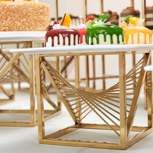 Autres plinthes d'affichage <span class=keywords><strong>de</strong></span> dessert <span class=keywords><strong>de</strong></span> cube en marbre blanc <span class=keywords><strong>de</strong></span> restaurant d'hôtel pour le <span class=keywords><strong>buffet</strong></span> <span class=keywords><strong>de</strong></span> traiteur et la présentation <span class=keywords><strong>de</strong></span> gâteau <span class=keywords><strong>de</strong></span> mariage - Product Image 4