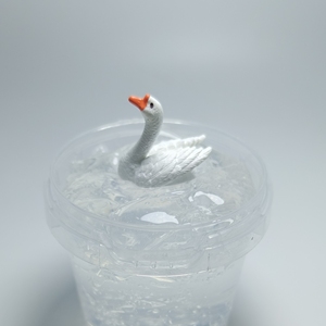 Slime transparent extensible CHENXI Factory Design, slime élégant en forme de cygne, slime magique croquant en vrac avec décorations - Product Image 1