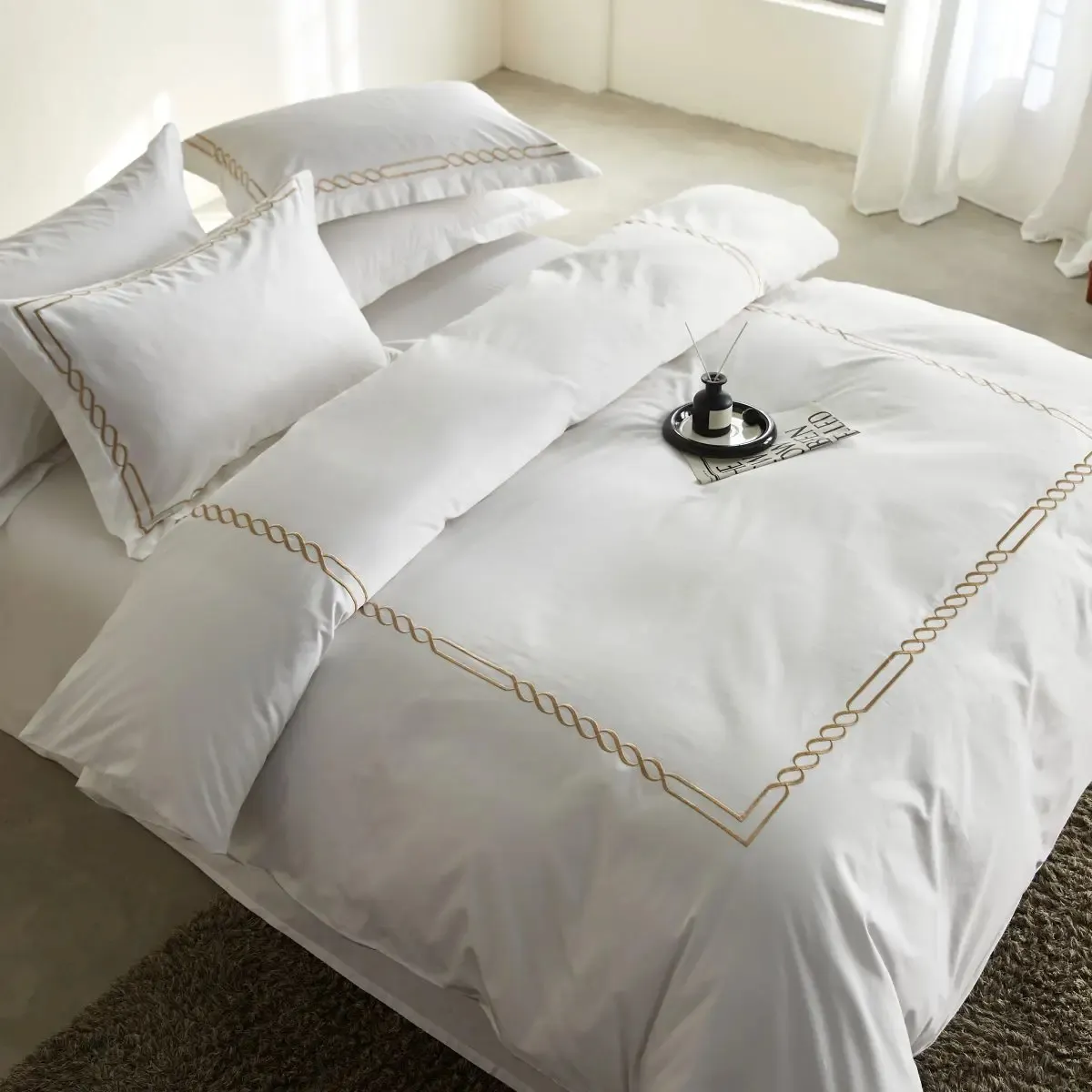 Süper yumuşak üst satmak dört Seaons beyaz otel yatak örtüsü çarşaf otel için