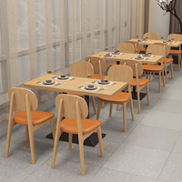 Ensemble table et chaises de restaurant sur le thème western, en bois massif et cuir, banquette 2-4 places, orange, durable et écologique
