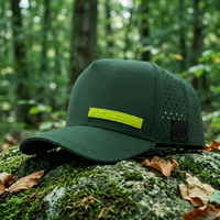 Gorra de Béisbol de 5 Paneles con Perforaciones Láser y Parche de Silicona Personalizado de Alta Calidad para Deportes al Aire Libre, Correr y Béisbol