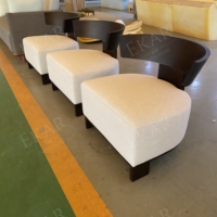 Fauteuil lounge moderne Kylo EKAR à profil bas avec dossier en bois courbé pour salon, bureau à domicile et chambre à coucher