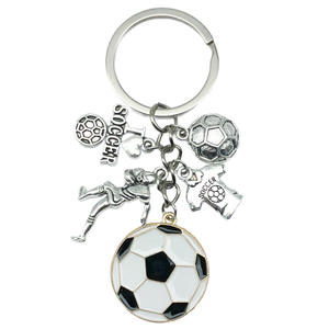 Porte-clés en alliage de zinc argenté antique avec maillot de footballeur n°9, idéal pour les accessoires – Vente chaude - Product Image 5