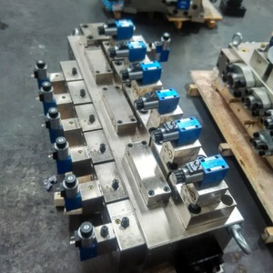 Máquina de Doblado Hidráulica Multidireccional Inteligente Taifeng YN32-315HGLBCV con Bloque Integrado - Product Image 3