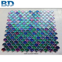 Tuile de mosaïque en verre marocain à effet écaille de poisson, finition brillante mate irisée bleu vert arc-en-ciel, pour crédence de salle de bain et décoration murale de cuisine
