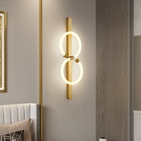 Lampe murale LED en fer et acrylique de style italien minimaliste en forme de S pour salon et chambre à coucher, éclairage de luxe