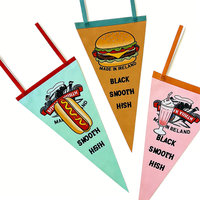Drapeaux triangulaires en feutre personnalisés avec logo OEM, imprimés par sublimation, logo brodé, bannière en feutre, affichage mural, guirlande triangulaire