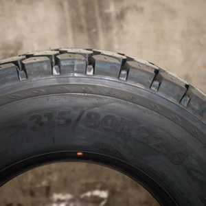 ยางรถบรรทุกแบบไม่มียางใน Llantas/Hawkway ขนาด 11R22.5 12R22.5 295/80R22.5 ยางเรเดียลสำหรับรถบรรทุก 11R22.5 12R22.5, 295/80R22.5 HAWKWAY T ยางขนาด 12R22.5, 295/80R22.5 ยี่ห้อ HAWKWAY T - Product Image 4