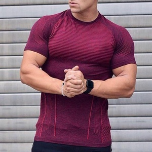 Vêtements de sport personnalisés en gros, t-shirt de musculation sans couture à manches courtes pour hommes - Product Image 5