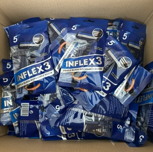 Nuovo <span class=keywords><strong>Rasoio</strong></span> a 3 Lame <span class=keywords><strong>per</strong></span> Depilazione a Umido <span class=keywords><strong>per</strong></span> Uomo e Donna in Confezione Colorata Prodotti Monouso <span class=keywords><strong>per</strong></span> il Corpo Senza Sapone Plastica - Product Image 1