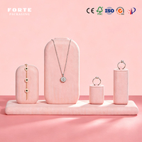 Ensemble de présentoirs de bijoux de luxe FORTE, personnalisable, rose, en microfibre, pour colliers et bagues