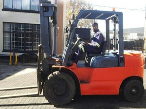 Chariot élévateur tout terrain chinois monté sur <span class=keywords><strong>tracteur</strong></span> tout terrain TC4015 élévateur à <span class=keywords><strong>fourche</strong></span> rugueux de 1,5tonne à vendre - Product Image 3