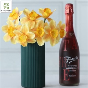 <span class=keywords><strong>Fiore</strong></span> <span class=keywords><strong>di</strong></span> <span class=keywords><strong>narciso</strong></span> artificiale a buon mercato all'ingrosso singolo <span class=keywords><strong>fiore</strong></span> <span class=keywords><strong>di</strong></span> <span class=keywords><strong>narciso</strong></span> <span class=keywords><strong>di</strong></span> tocco reale del lattice per la decorazione domestica dell'hotel <span class=keywords><strong>di</strong></span> nozze - Product Image 6