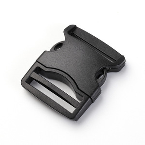 Hebilla de Plástico Negra Ajustable de 32 mm para Mochila, Riñonera, Correa de Seguridad - Product Image 2
