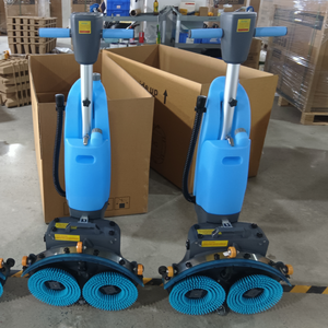 Automatischer elektrischer Scheuersaugautomat für gewerbliche und industrielle Flächen, ideal für Lagerhallen und Fitnessstudios. - Product Image 4