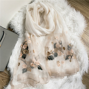 Nuovo Designer sciarpa di seta scialli donna estate protezione solare signora tinta unita lusso Hijab Foulard Foulard ricamo femminile Bandana - Product Image 2