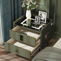 Table de chevet moderne AJUNION 20 pouces en MDF, bois de pin, simili cuir, plateau en verre, table de chevet intelligente avec serrure à combinaison et lecteur Bluetooth