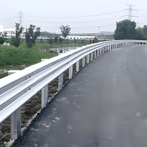 Panneau de garde-corps en acier galvanisé de haute qualité à bas <span class=keywords><strong>prix</strong></span>, anti-collision, à grande vitesse, type W, en métal ondulé - Product Image 3