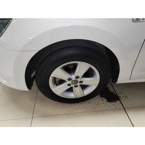 Auto Usado Volkswagen <span class=keywords><strong>Jetta</strong></span> <span class=keywords><strong>2015</strong></span> en Stock, Motor de Gasolina, Transmisión Manual, Sedán de 5 Plazas, Volante a la Izquierda, para Uso Diario - Product Image 4