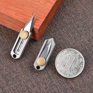 Couteau de poche mini en alliage de titane avec bouton en laiton vintage, petit couteau utilitaire porte-clés pour ouvrir les colis, utilisation EDC - Product Image 4