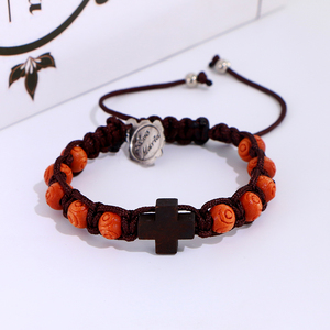 Braccialetto <span class=keywords><strong>Rosario</strong></span> Artigianale Komi, Bracciale Regolabile con Croce in Legno, Corda di Preghiera Cattolica con Rose Nere Antiche e Santi in Lega - Product Image 3