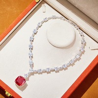 UM JEWELRY Collier pendentif tendance en argent sterling plaqué or rhodié 18 carats avec micro-incrustation de zircon taille poire, cadeau de fiançailles