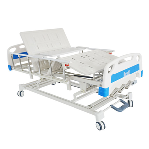 Lit d'hôpital médical manuel Careland à 3 manivelles, trois fonctions, pour soins intensifs, avec matelas, poteau porte-perfusion et table repas - Offre Spéciale - Product Image 1