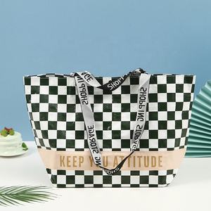 Grand sac fourre-tout pliable imprimé de logo personnalisé imperméable PP tissé promotionnel en polypropylène laminé shopping pliable pour les cadeaux - Product Image 2