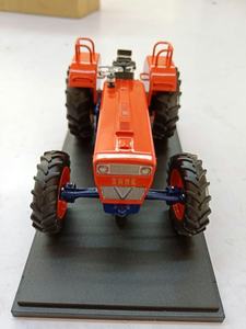 Giocattolo modello <span class=keywords><strong>trattore</strong></span> personalizzato materiale in resina in scala 1:32 dal design alla produzione - Product Image 2