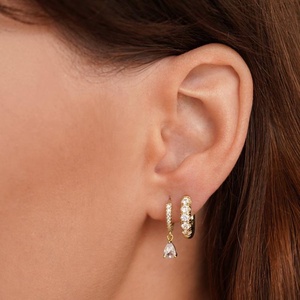 Milskye venta al por mayor joyería de moda 925 plata esterlina 18K oro simple blanco <span class=keywords><strong>cubix</strong></span> circón lágrima forma de gota de agua pendientes de aro - Product Image 2