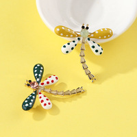 Broche libellule Broche insecte en émail pour femmes Épingle de revers unisexe Sacs à dos Badges Chapeaux Sacs Accessoires Fête Bijoux Cadeau