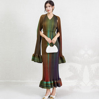 Robe longue élégante vintage à rayures dégradées plissées et froncées en satin, avec volants en cascade, manches longues, ensemble deux pièces pour l'automne