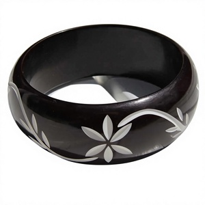 Fancy <b>Red</b> Ceramic Flower Pattern Resin Bangle <b>Bracelet</b> Colorful Trendy Design Stylish Unisex Cute Resin Material Jewelry Woman - Product Image 4