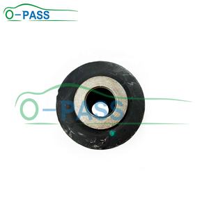 Buje Pequeño del Brazo de Control Delantero para <span class=keywords><strong>Honda</strong></span> Fit GK5 City T9A Jazz Freed Grace <span class=keywords><strong>Insight</strong></span> Shuttle HRV BELGEE X50 Coolray 51392-TG5-A01 - Product Image 5