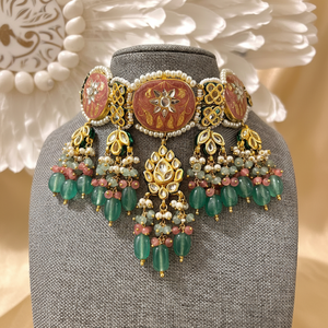 Conjunto de Collar y Pendientes de Oro Verde Melocotón con Meenakari, Joyería Religiosa India para Boda, Inspirado en la Reina - Product Image 1
